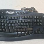 Microsoft Comfort Curve Keyboard 2000 v1.0 Model: KU 0459