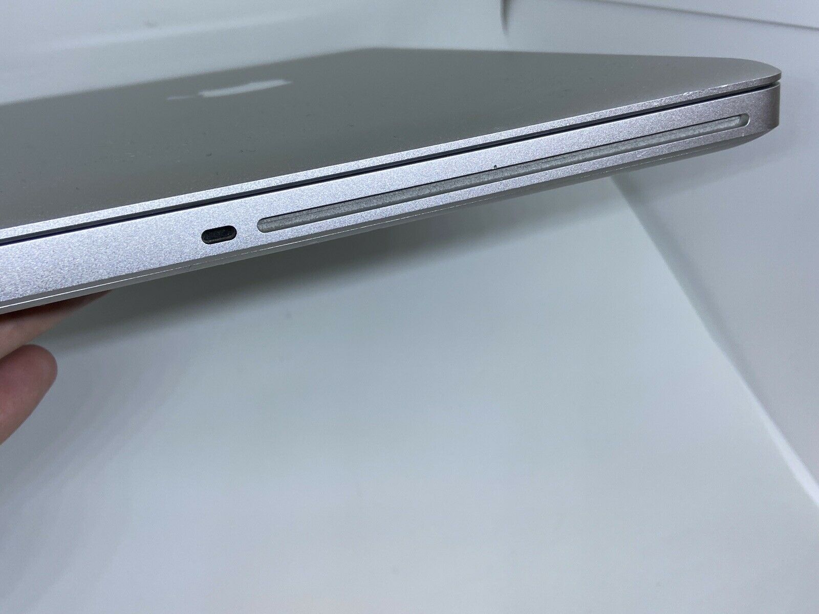 apple-macbook-pro-13-3-mid-2012-2-9ghz-core-i7-8-gb-ddr3-750-gb-hdd-refurbished